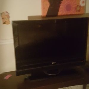 My Lg  32  TV
